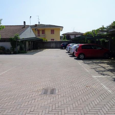 Residenza Il Giglio Bed & Breakfast Mozzecane Exterior photo
