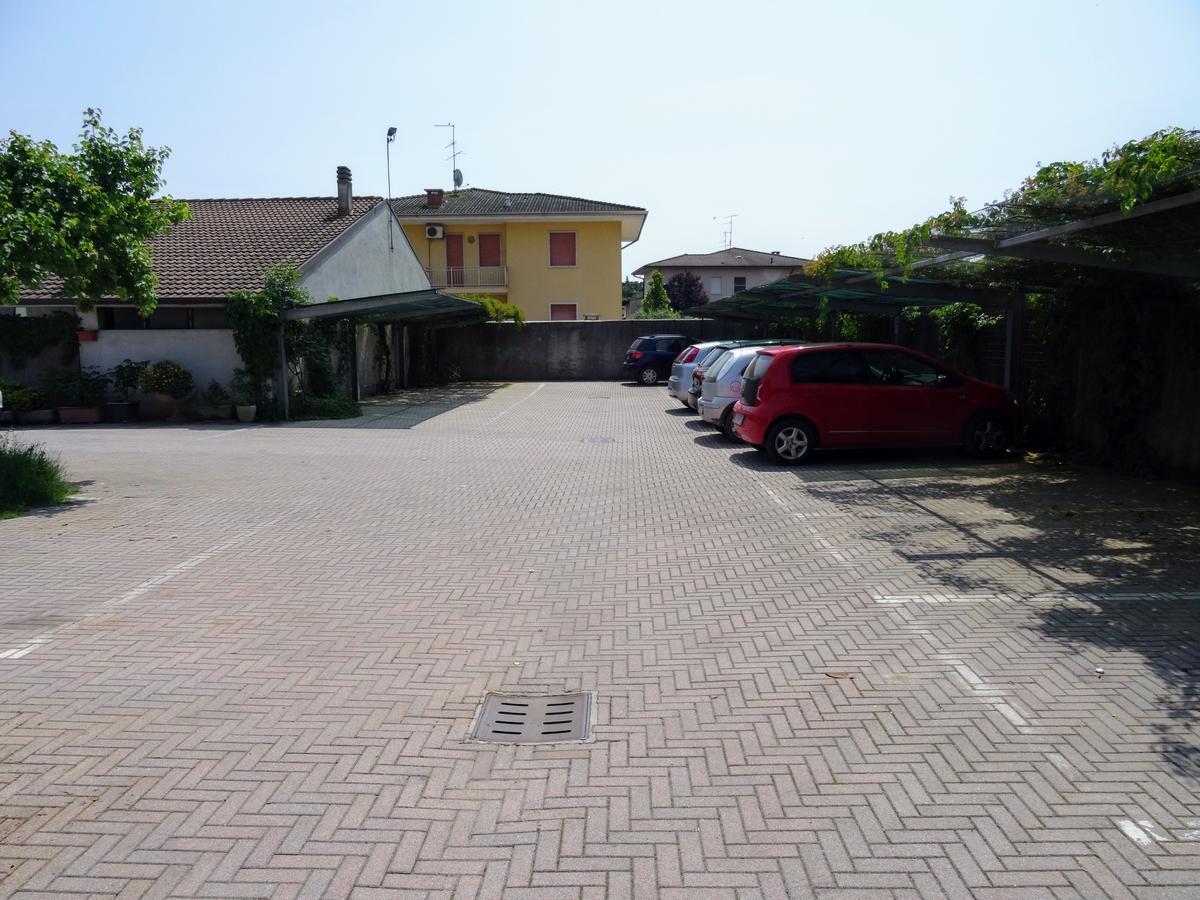 Residenza Il Giglio Bed & Breakfast Mozzecane Exterior photo