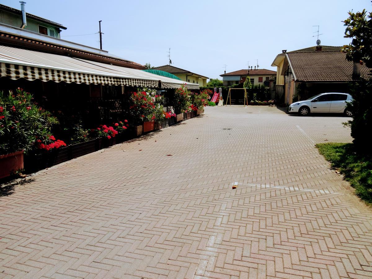 Residenza Il Giglio Bed & Breakfast Mozzecane Exterior photo